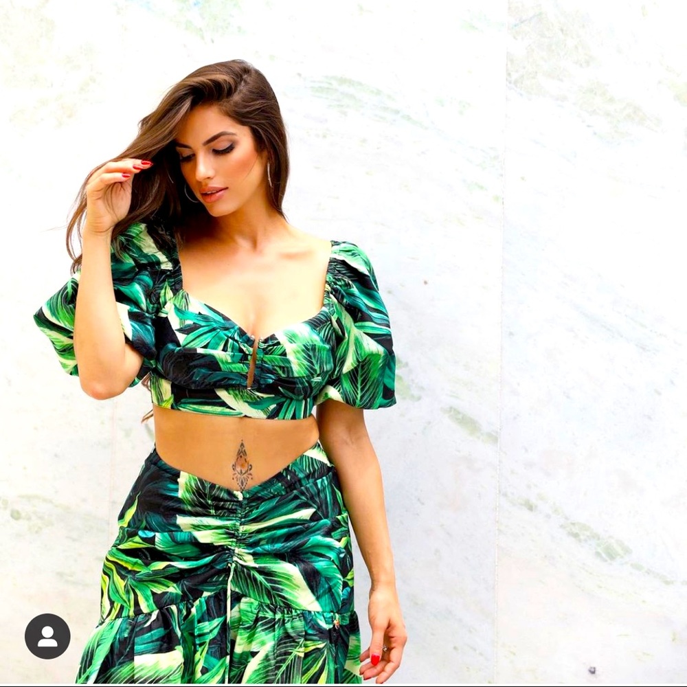 Bezazzy skirt and blouse